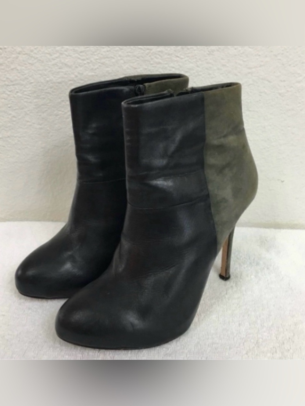 Charles David Women's Black Olive Color Block Leather Suede Heeled Bootie Size 7